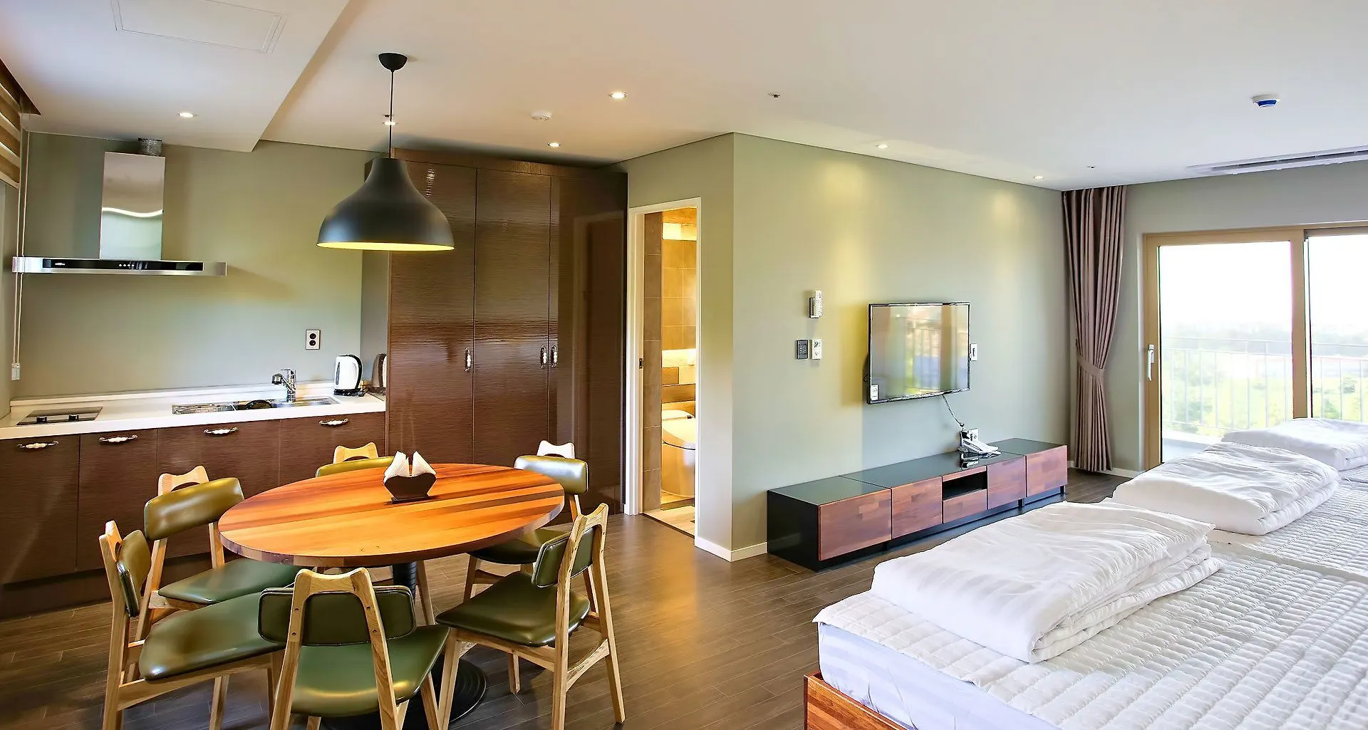 Jayeonin Hotel Jeju 3*,  South Korea